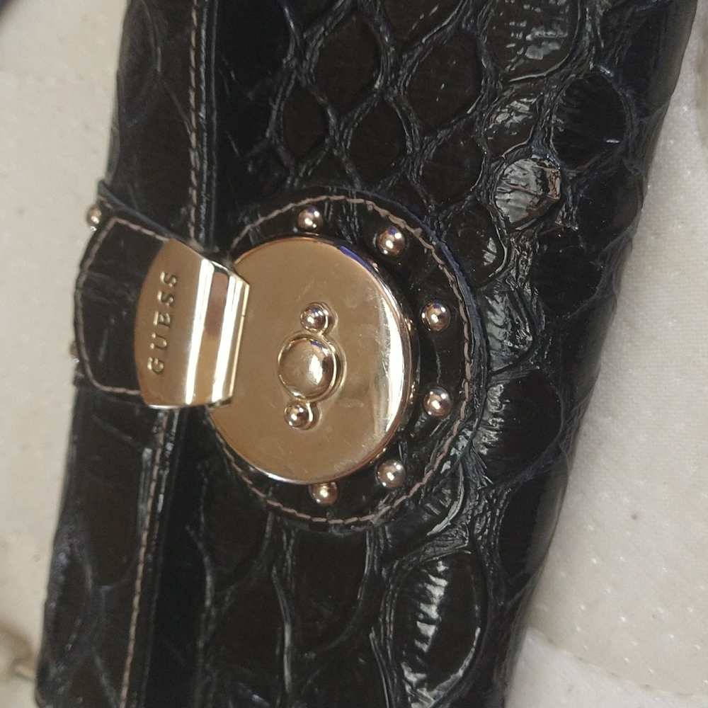 Guess wallet